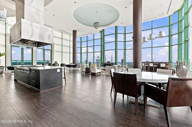 Building Photo - 1431 Riverplace Blvd