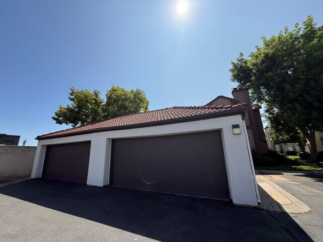 Building Photo - Must See!! Gorgeous 2 Bedroom, 2 Bathroom ...