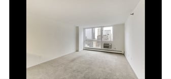 Building Photo - 433 S 7th St