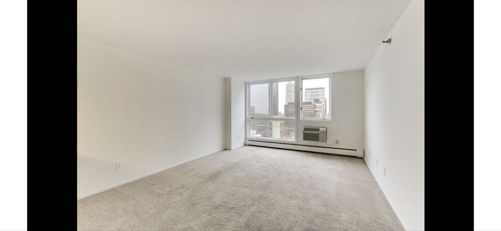 Primary Photo - 433 S 7th St