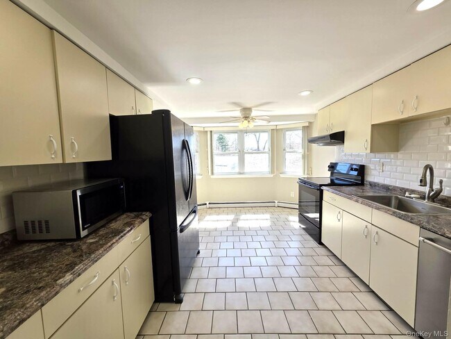 Building Photo - 308 Browns Rd