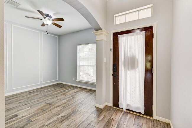 Building Photo - 25910 Oakridge Forest Ln