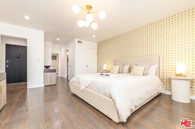 Building Photo - 8911 Cynthia St