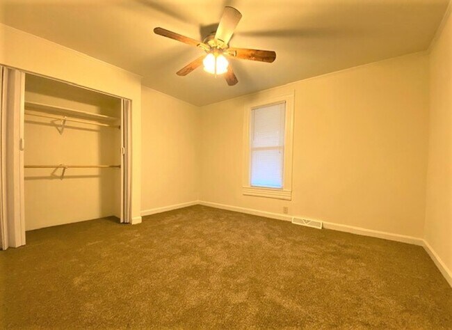 Building Photo - 1/2 MO/OFF SPECIAL - 3 bed/2 bath Fenced yard