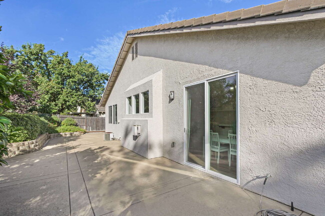 Building Photo - Single-Story 3-Bedroom with 3-Car Garage in Mace Ranch