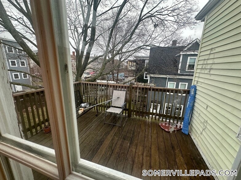 Building Photo - 50 Derby St