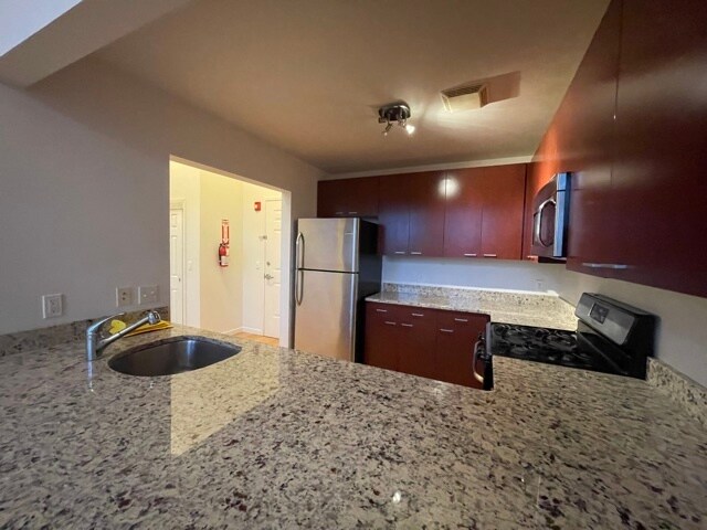 Building Photo - 114 Fair St