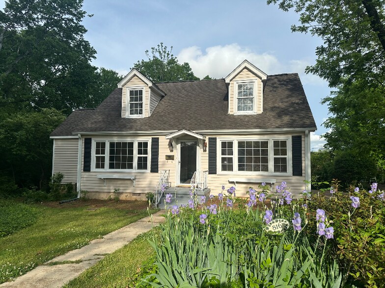 Building Photo - 816 E Tombigbee St