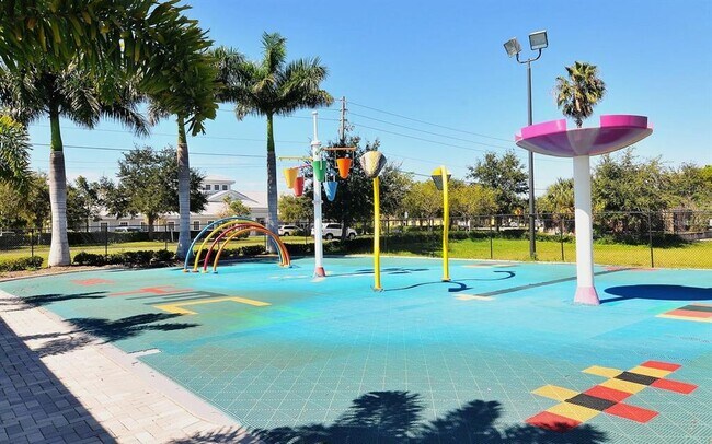 Building Photo - 4140 Central Sarasota Pkwy