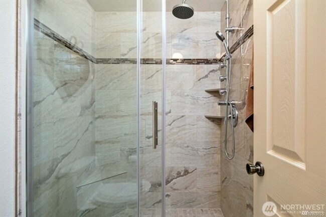 Building Photo - 3Bd/3.5Ba Bothell House