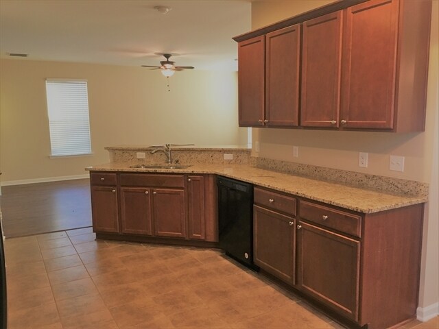 Building Photo - 715 Canyon Dr