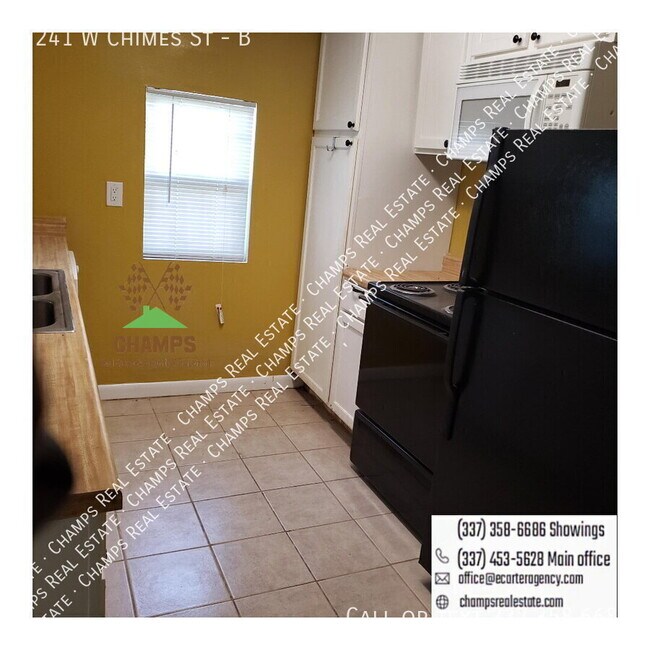 Building Photo - 1241 W Chimes St