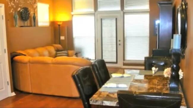 Building Photo - TOWNHOUSE FOR RENT!