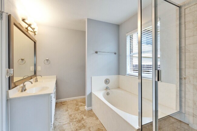 Building Photo - "Charming 3-Bedroom Cedar Park Home with 2...