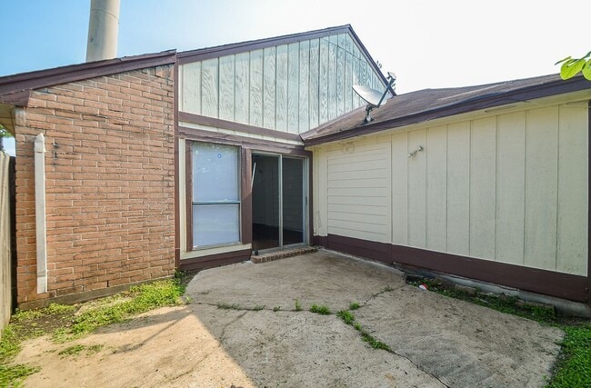 Building Photo - Beautiful spacious home available for rent !