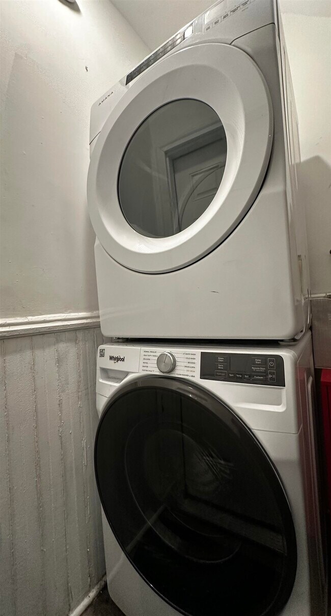 Building Photo - 227 Brunswick St