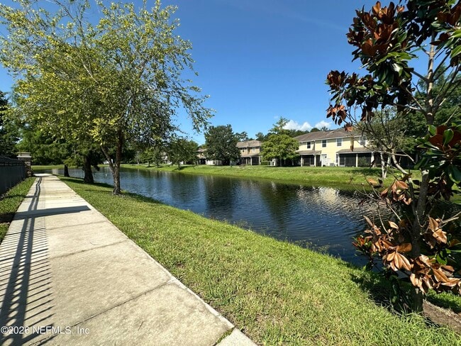 Building Photo - 1036 N Black Cherry Dr