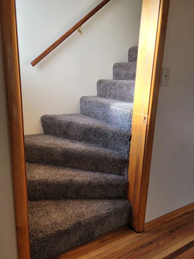 Building Photo - Whitefish 4 bedroom Unfurnished Home