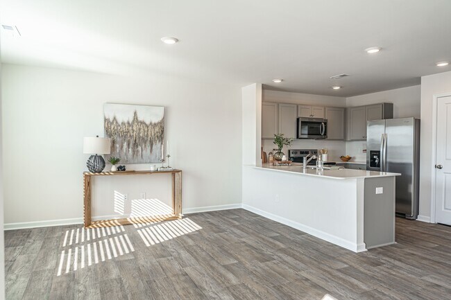 Building Photo - 207 1st St