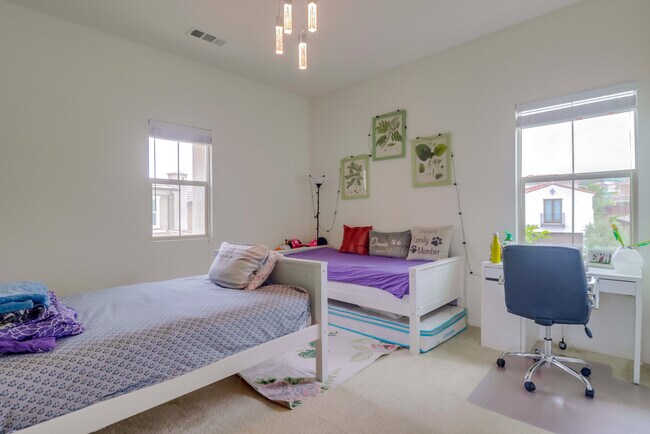 Building Photo - 3637 Alander Ct