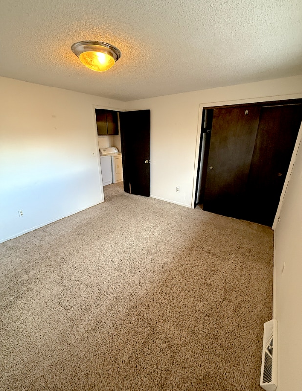 Building Photo - 1405 E 16th St