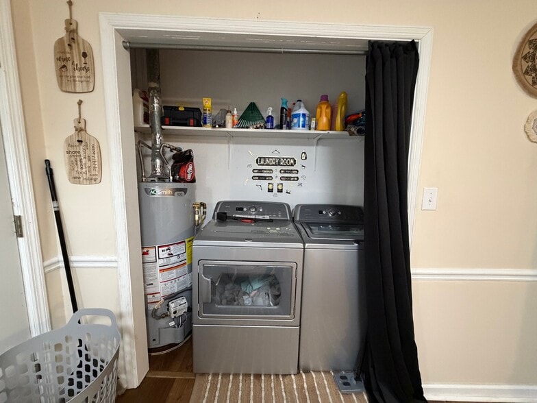 Building Photo - 1310 Davis Ave