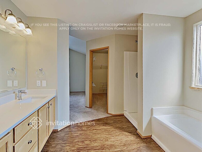 Building Photo - 6612 76th Dr NE