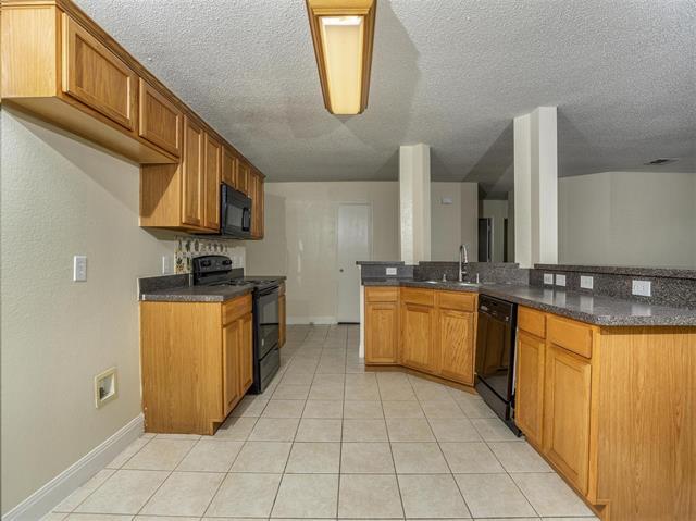 Building Photo - 2404 Grover Cleveland Dr