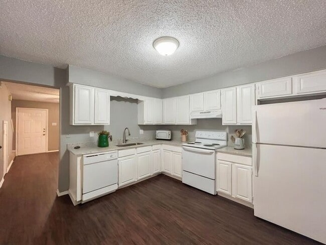 Building Photo - 610 Wolftrap Dr