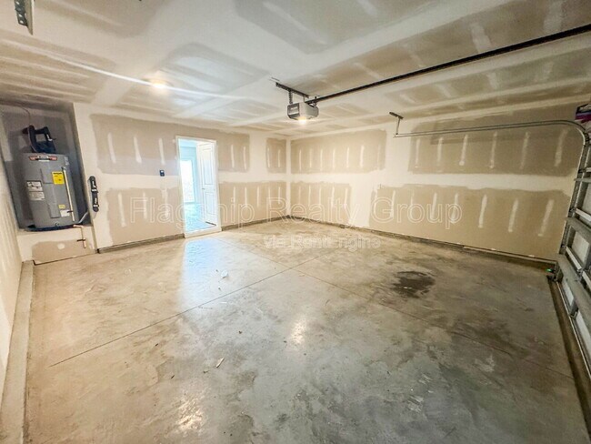 Building Photo - 2136 Montalvan Dr