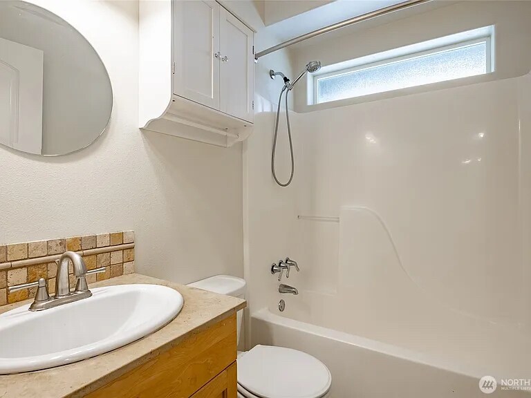 Building Photo - 4824 Willow Dr