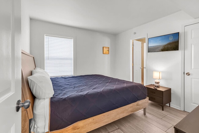 Building Photo - 511 S Ocean Blvd