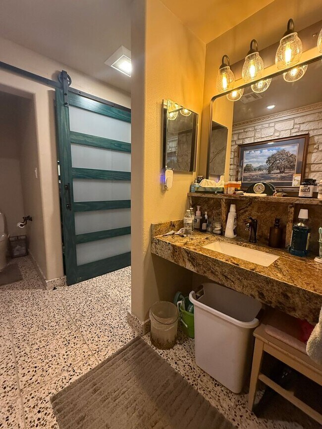 Building Photo - Custom built condo! Country Living! Offered unfurnished OR furnished!