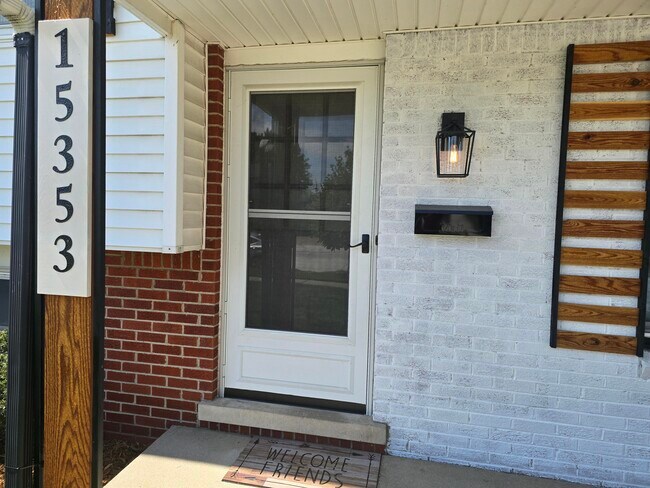 Building Photo - 15353 Huff