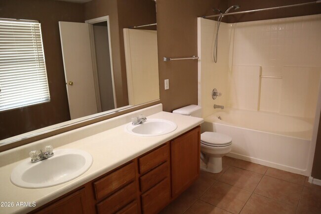 Building Photo - 3281 S Martingale Rd