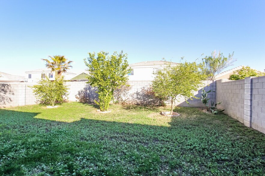 Building Photo - 12334 W Rosewood Dr