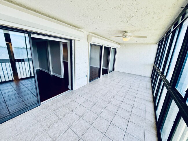 Building Photo - 250 S Sykes Creek Pkwy