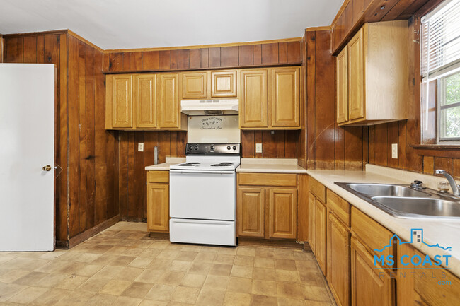 Building Photo - 316 Tandy Dr