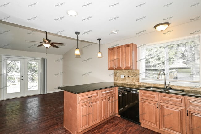 Building Photo - 3155 Stafford Ln