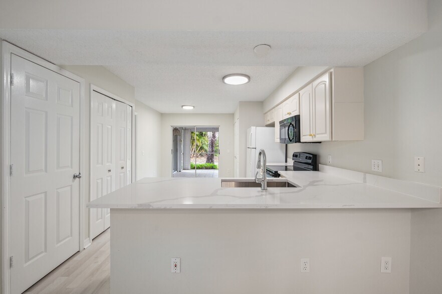 Building Photo - 3930 Leeward Passage Ct