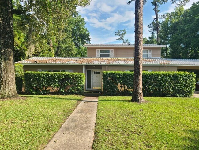 Primary Photo - 3515 NW 8th Ave
