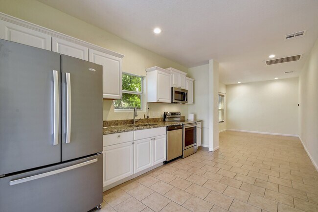 Building Photo - 417 Odell St
