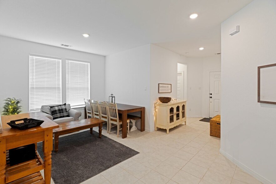 Building Photo - 237 Sand Lily Ln