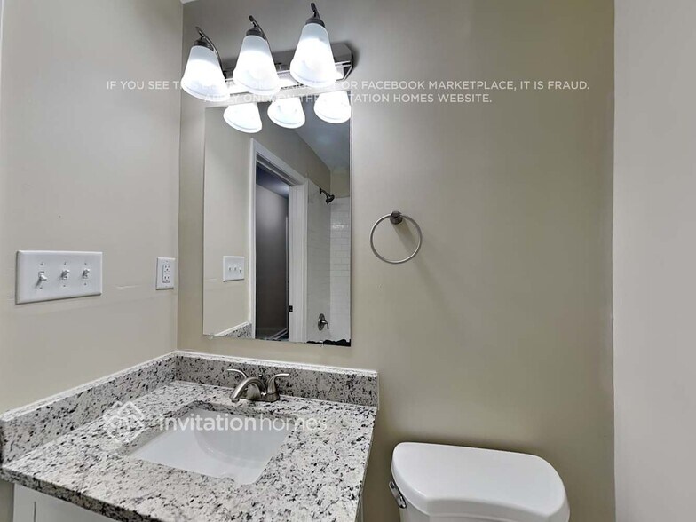 Building Photo - 3332 Bonneville Dr