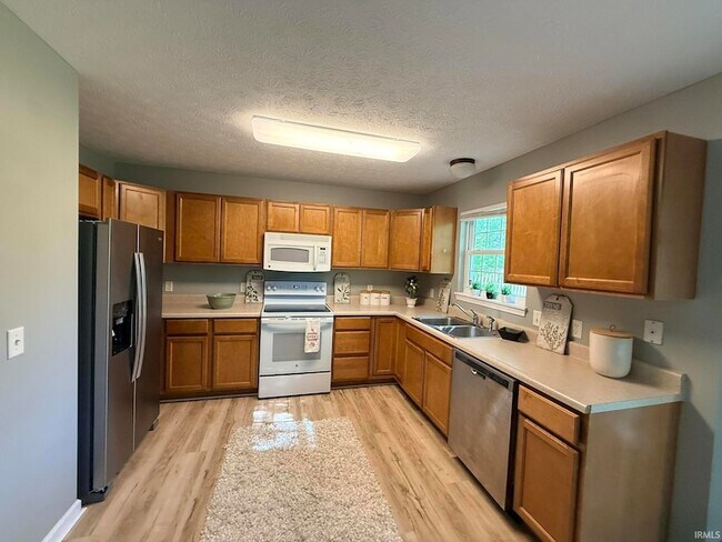 Building Photo - 4816 N Ashcroft Ln