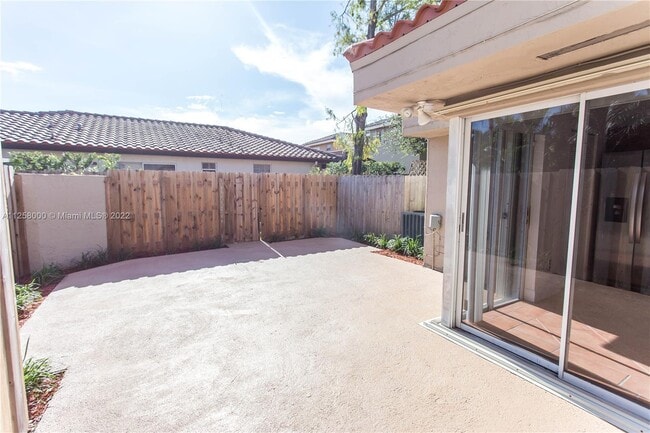 Building Photo - 7523 SW 109th Ave