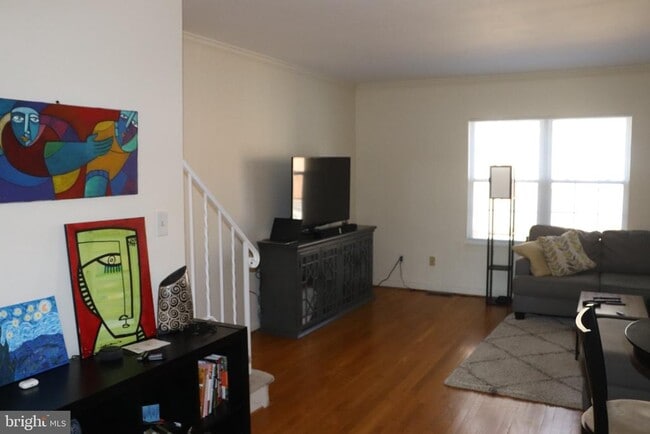 Building Photo - 942 S Rolfe St