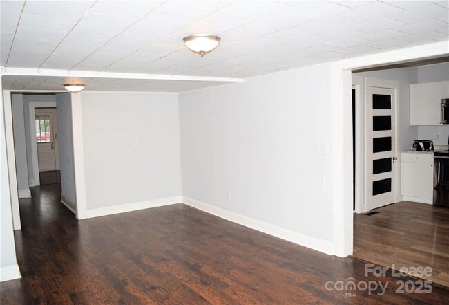 Building Photo - 234 N Eastway Dr