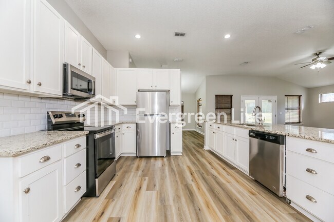 Building Photo - 12549 Lochloosa Ln