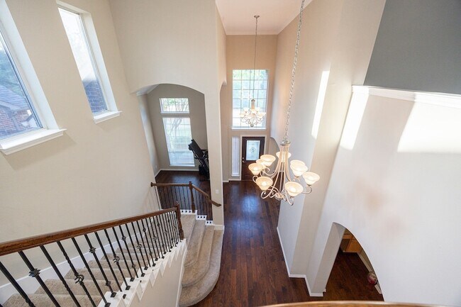 Building Photo - 2404 Heather Glen Dr